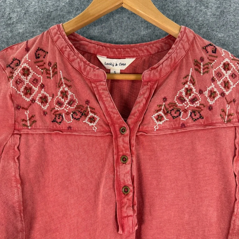 Lucky & Coco Long Sleeve Henley‎ Top Womens S Red Beaded Embroidered Cotton Boho - Picture 7 of 13
